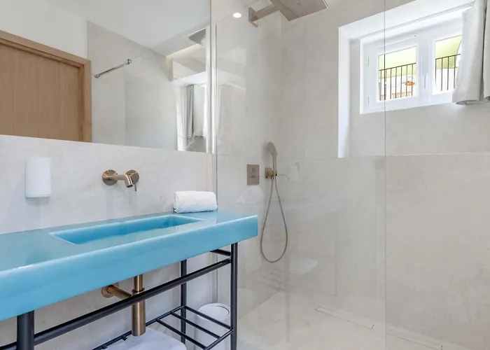 Les Graniers - Old Village - Shellter *